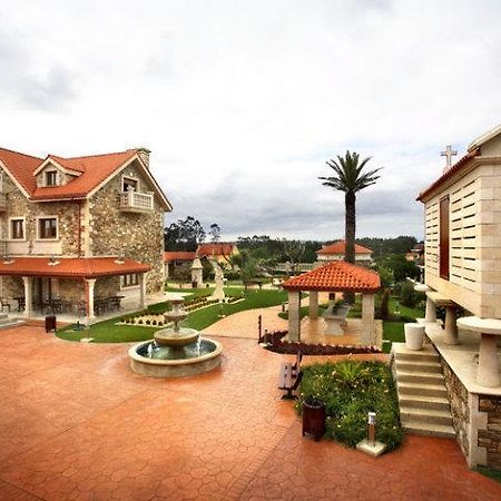 Complejo Aldeola Bed & Breakfast Malpica Bagian luar foto