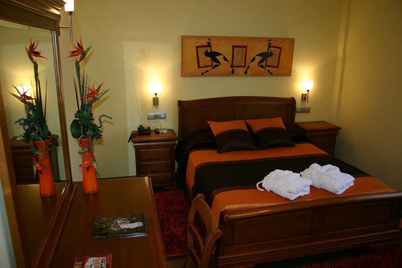 Complejo Aldeola Bed & Breakfast Malpica Bagian luar foto