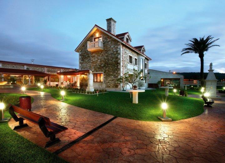 Complejo Aldeola Bed & Breakfast Malpica Bagian luar foto